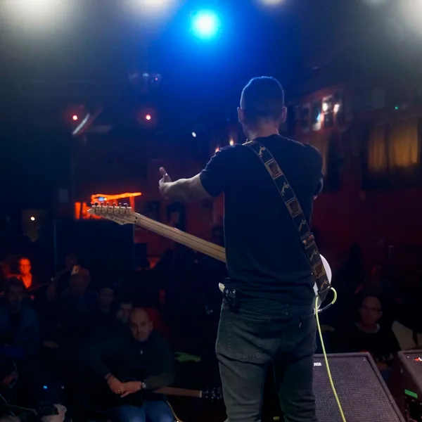 David Carelse con il pubblico a un evento dal vivo